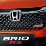 Honda Brio - Eksterior - Dark Chrome Front Grille Design with RS Emblem