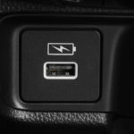 Honda HR-V - Kenyamanan - Front USB Port with Charging Function